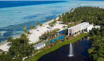 Мальдивы, Гаафу, Pullman Maldives All-Inclusive Resort, пляж и озеро, вид сверху