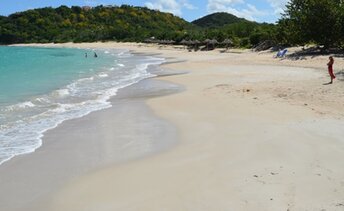 Antigua, Yepton beach, wet sand