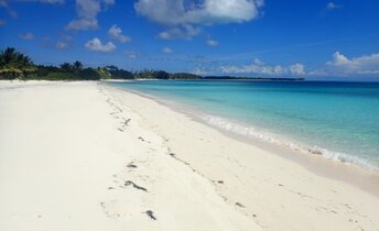 Багамы, Кэт-Айленд, Пляж Порт-Ройял, слева
