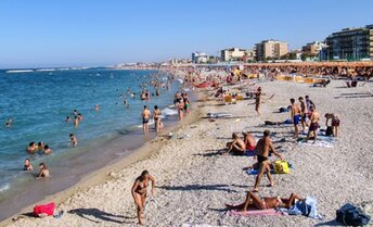 Italy, Marche, Fano beach, crowd