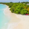 Maldives, Haa Dhaalu, Dhonakulhi island, beach