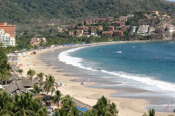 Mexico, Ixtapa Zihuatanejo beach, view from above