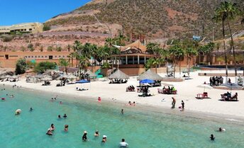 Mexico, La Paz, Playa El Coromuel beach