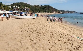 Mexico, Puerto Escondido, Playa Zipolite beach, sand