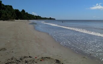 Trinidad, Granville beach, water edge