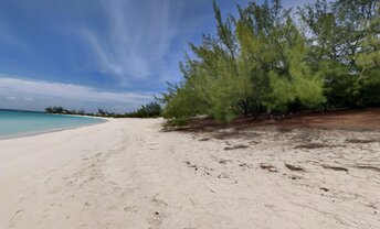 Багамы, Кэт-Айленд, Пляж Беннетс-Харбор, справа