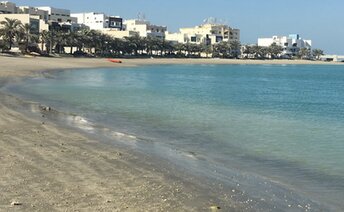 Bahrain, Najma beach, water edge