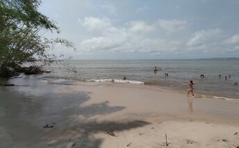 Конго (Респ.), Пляж Пуэнт-Индиенн, мокрый песок