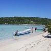 Доминикана, Пляж Плайя-Ла-Энсенада, лодки