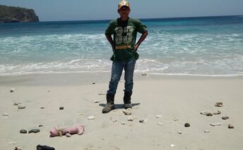 Индонезия, Малые Зондские о-ва, Сумбава, Пляж Пантай-Лавар, мокрый песок