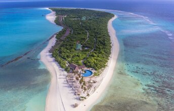 Maldives, Haa Dhaalu, Hondaafushi beach, aerial view