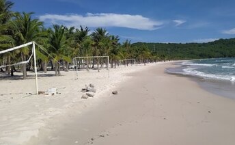 Vietnam, Phu Quoc, Bai Khem beach, wet sand