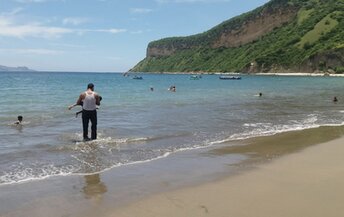 Indonesia, Sumbawa, Balad beach, wet sand