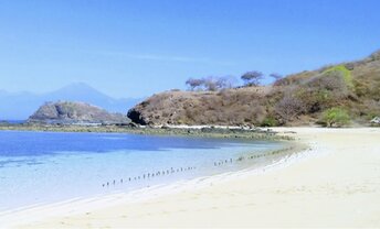 Indonesia, Sumbawa, Kertasari beach