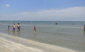 Italy, Emilia-Romagna, Cervia beach, shallows