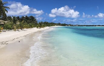 Maldives, Addu Seenu, South Palm island, beach