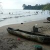 Экваториальная Гвинея, Биоко, Пляж Плайя-де-Арена-Бланка, лодка