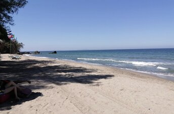 Honduras, El Triunfo de La Cruz beach