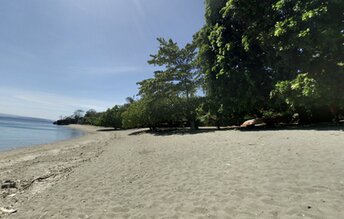 Indonesia, Sumbawa, Kencana beach, east