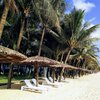 Vietnam, Phu Quoc, L'Azure beach, tiki huts