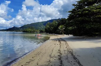 Seychelles, Mahe, Anse Aux Pins beach