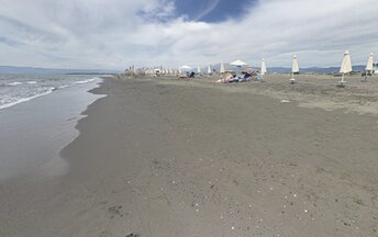 Албания, Пляж Тале, мокрый песок