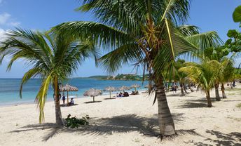 Cuba, Cienfuegos, Playa Rancho Luna beach