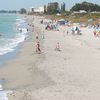 USA, Florida, Venice beach, wet sand