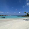 Maldives, Hilton Amingiri island, beach