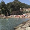 Франция, Лазурное побережье, Пляж Пляж-дю-Шато, вид с волнореза