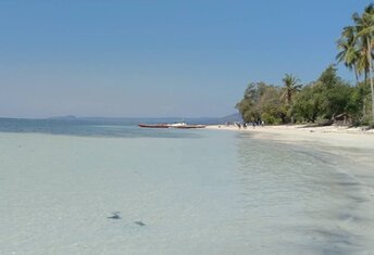 Indonesia, Lesser Sunda, Flores, Torong Besi beach