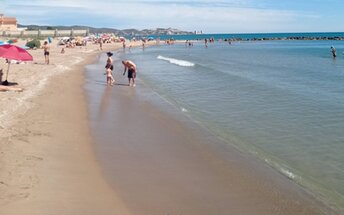 Spain, Valencia, Playa Marenyet beach