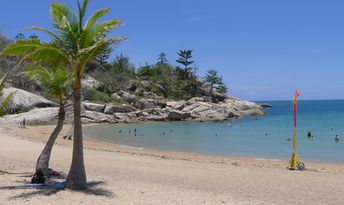 Australia, Townsville, Magnetic, Alma Bay beach