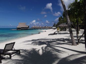 Bora Bora island, Hilton beach