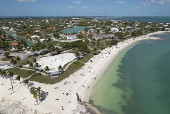 USA, Florida Keys, Marathon, Sombrero beach, aerial view