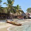 Honduras, Cayo Chachahuate beach, village