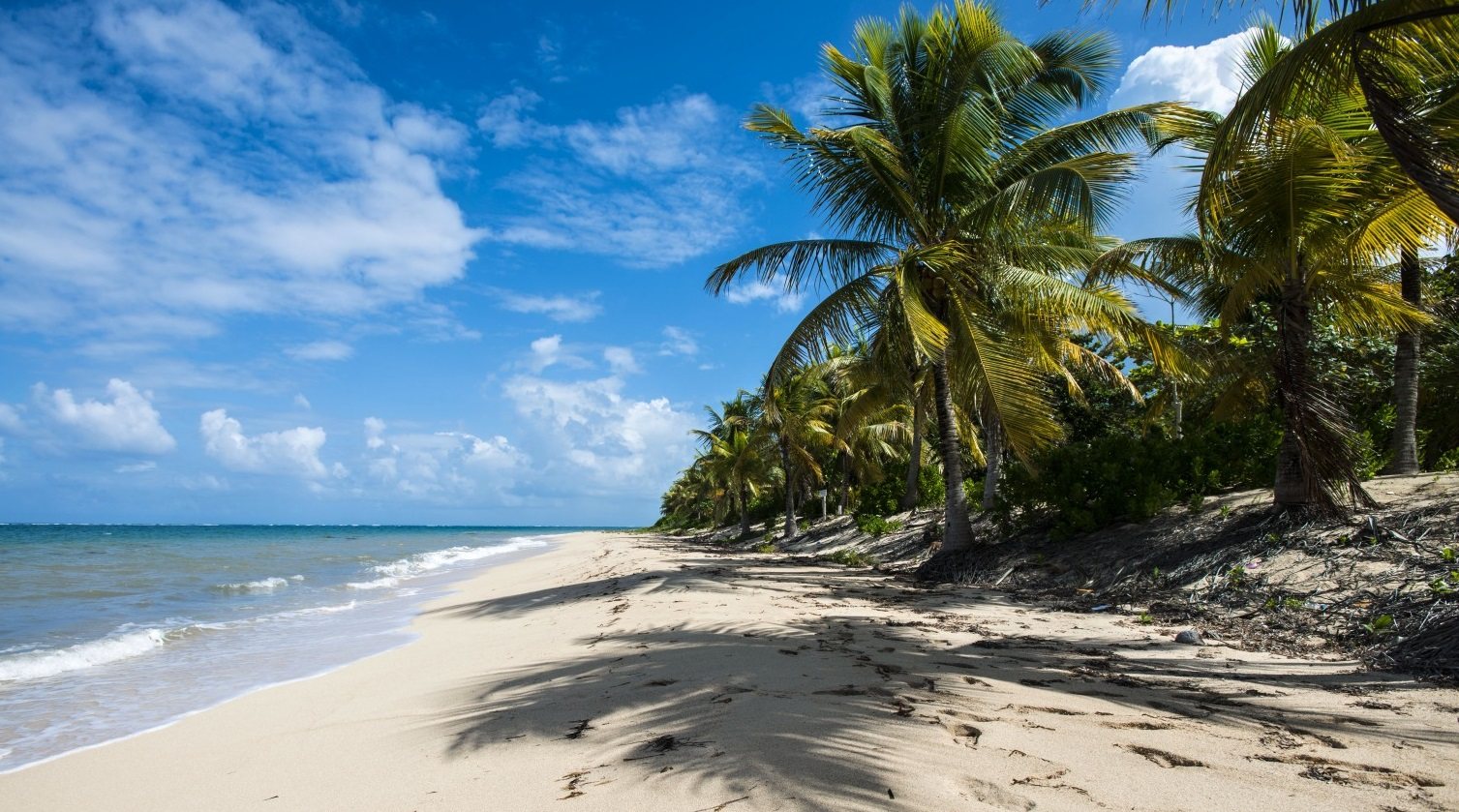 honduras-roatan-camp-bay-beach-orig.jpg
