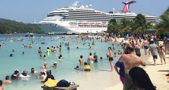 Honduras, Roatan, Mahogany Bay beach