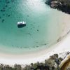 Tasmania, Wineglass Bay beach, clear water