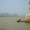 Китай, Пляж Чжухай, статуя рыбачки
