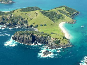 New Zealand, Bay of Islands beach, cliffs