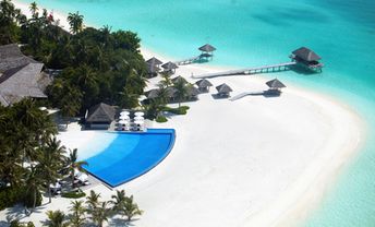 Velassaru Maldives beach