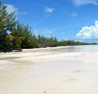 Багамы, остров Элеутера, пляж Тен Бэй