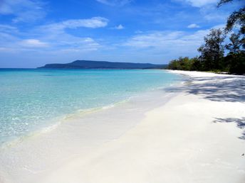 Cambodia, Koh Rong island, Long Set beach, white sand