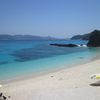 Япония, Окинава, остров Zamami, пляж Фурузамами, зонтики