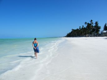 Остров Занзибар, пляж Падже, белый песок