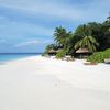 Banyan Tree Vabbinfaru beach, wet sand