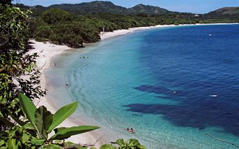 Costa Rica, Playa Conchal beach, clear water