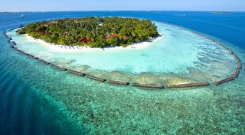 Kurumba Maldives beach, breakwater