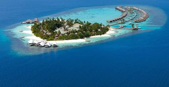 Fesdhoo isl, W Maldives beach, aerial view